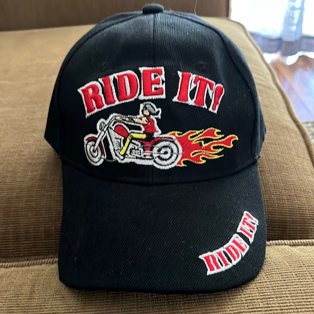 BNWOT Graphic Hat